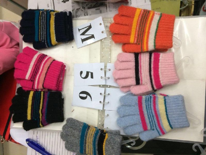 Woolen Kids Gloves, Style : Checked