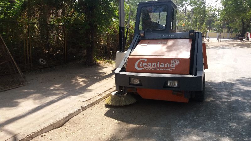 Cleanland Dust Sweeper Machine Manufacturers, Certification : ISO 9001:2008 Certified
