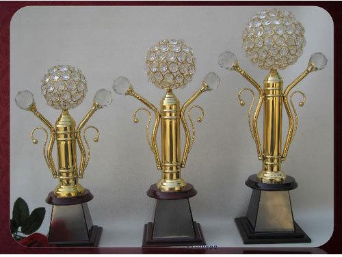 Aluminium Crystal Ball Sports Trophy, Color : Golden (Gold Plated)