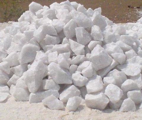 Quartz Lumps, Grade : Industrial Grade