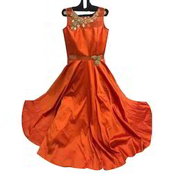 Ladies gown, Sleeve Type : Sleeveless