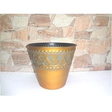 Metal Powder Coated Flower Planter Pot, For GARDEN, Shape : Round Shape