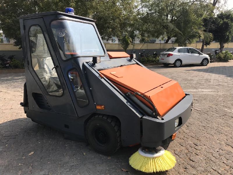 High Performance Road Cleaning Machine, Certification : ISO 9001:2008 Certified