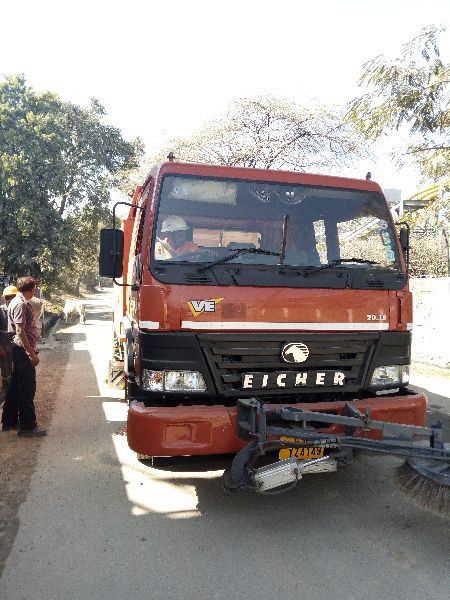 Truck Mounted Road Sweeper Machines