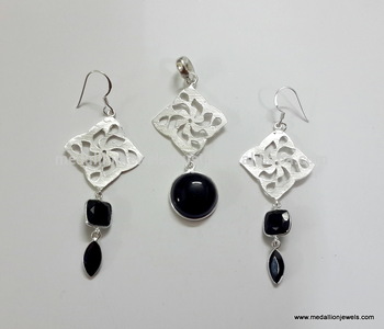 Silver Black Onyx Jewelry Set, Gender : Children's, Women's