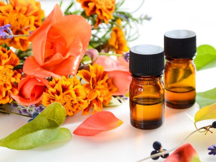 Organic Tagetes Oil, for Cosmetics, Medicine, Purity : 99 %