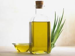 Palmarosa Oil, for Medicine Use, Packaging Size : 5L to 50L