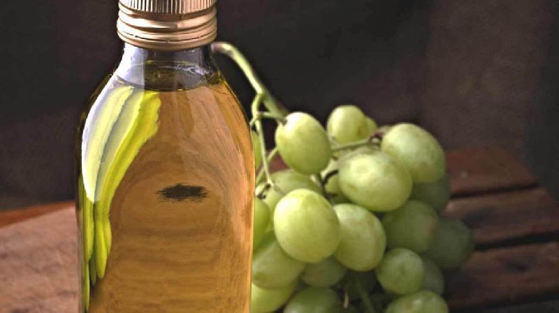 Pure Grape Seed Oil, for Medicines, Packaging Type : Glass Bottels