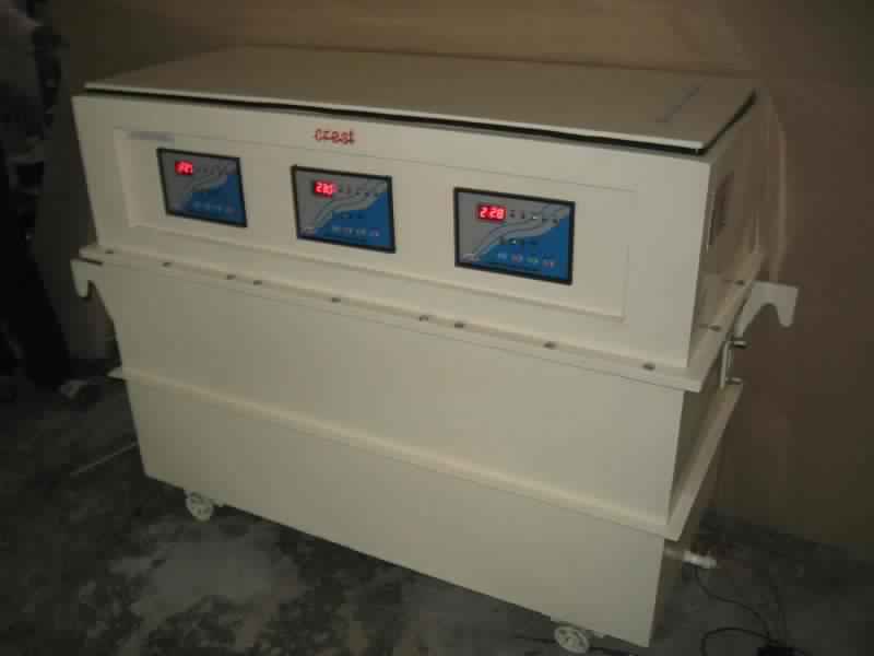 AUTOMATIC AND MANUAL VOLTAGE STABILIZER