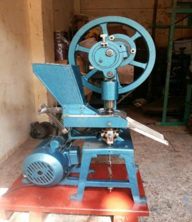 6 Die Camphor Tablet Making Machine