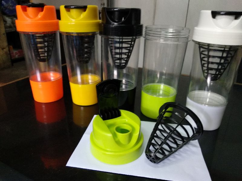 Magic Plastic Typhoon single shaker bottle