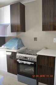 2 Tone High Gloss Kitchens, Feature : Bright Shining, Dust Proof, Fine Finished, Hard Structure, Lacquer Polished