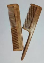 Wooden combs, for Daily Life Use, Travel Purpose, Feature : Increase Blood Circulation