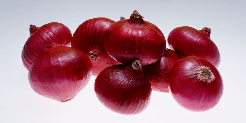 Organic Red Onion, Packaging Type : Jute Bags, Net Bags, Plastic Bags