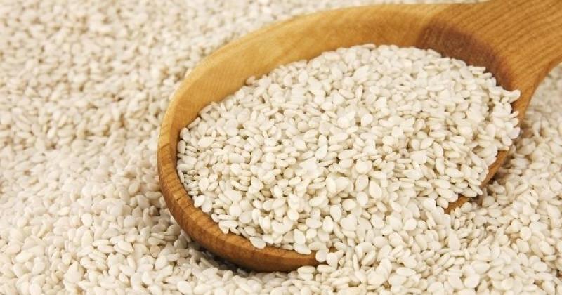 Natural Sesame Seeds, for Agricultural, Packaging Size : 100gm, 500gm, etc
