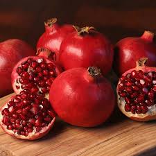 Organic fresh pomegranate, for Making Custards, Making Juice, Making Syrups., Packaging Size : 10 kg