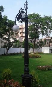 Non Polished Aluminium Coated cast iron lamp post, for Hanging Clothes, Width : 10inch, 12inch, 14inch16inch