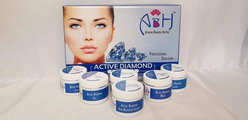 Chandan Extract Active Diamond Facial Kit, Feature : Moisturises Skin, Natural Bleaching Skin, Non Harmful