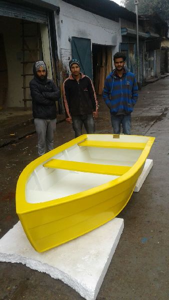 Coated 4 Seater Fiberglass Boat, Specialities : Fine Finished, Hard Structure