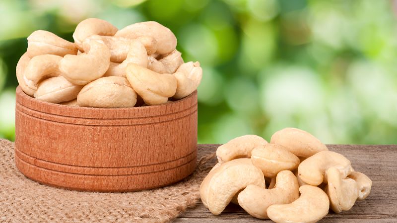 Common Indian Cashew Nuts, for Food, Foodstuff, Snacks, Sweets, Certification : FSSAI Certified