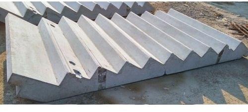 Non Polished Concrete staircase, for Construction, Feature : Alluring Look, Fine Finishing, High Strength