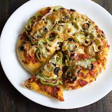 Tomato Veg Pizza, for Bakery, French Baugette, Tost Bread, Size : Large, Medium, Regular