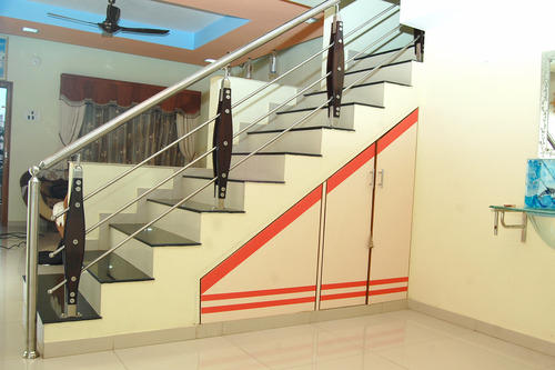 Non Polished  Wooden staircase, for Home,  Outdoor, Feature : Alluring Look, Fine Finishing, High Strength