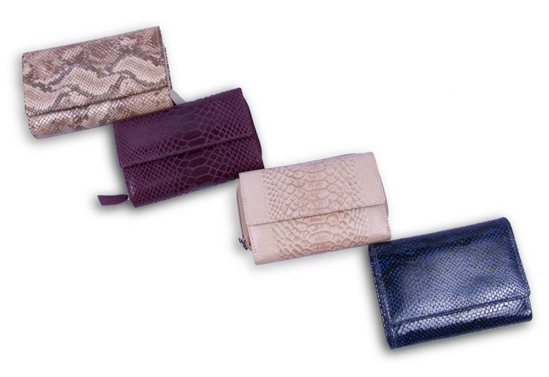 180 Gm Plain ladies wallet, Closure Type : Pin Button