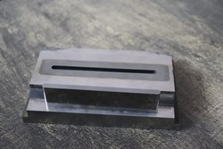 Square carbide slot die and punch, for Industrial, Length : 130 mm