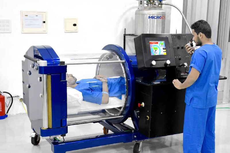 Monoplace hyperbaric oxygen therapy chamber, for Hospital