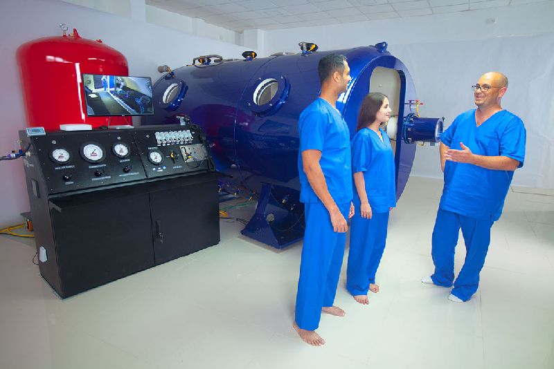 Multiplace Hyperbaric Oxygen Therapy Chamber, For Hospital