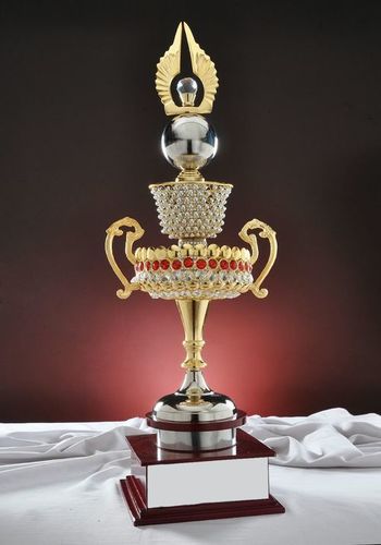 Polished Designer Crystal Trophy, for Winning Award, Feature : Scratch Resistant, Shiny Look