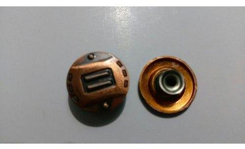Round alloy buttons