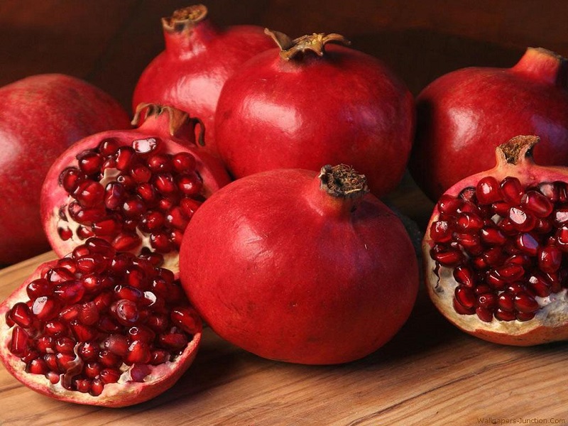 Fresh pomegranate, for Making Custards, Making Juice