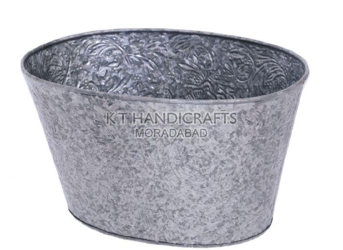 13 Inch Galvanized Metal Planter, for Outdoor Use Indoor Use, Feature : Attractive Pattern