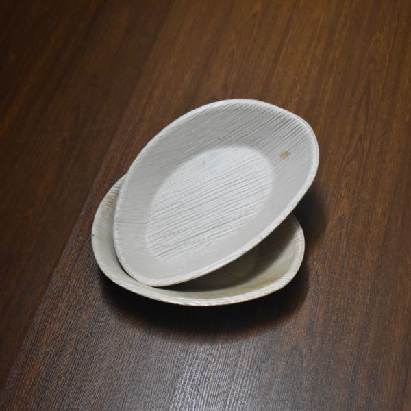 Oval Shaped Areca Palm Leaf Plate, for Serving Food, Size : 4inch, 6inch, 8inch.10inch
