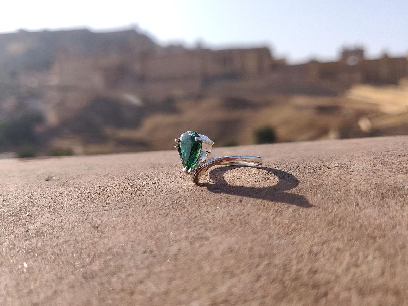 Silver Polished Emerald Ring, Packaging Type : Velvet Box