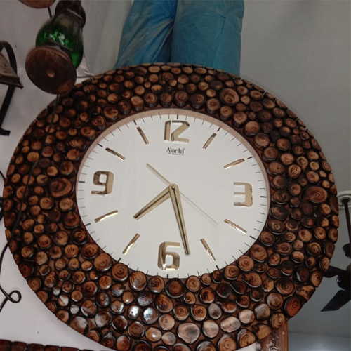 Battery Polished Wooden Round Clock, Style : Classy