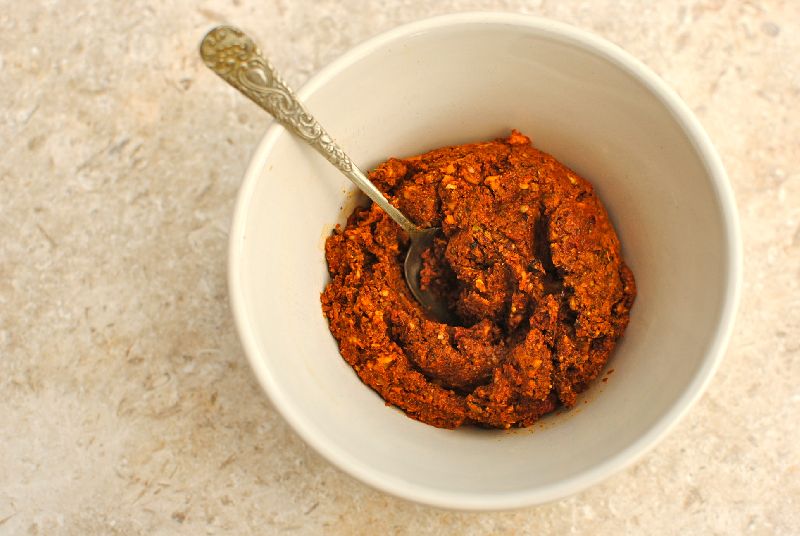 Organic Rogan Josh Spice Paste, Color : Red