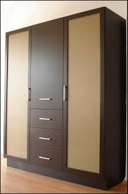 Matte Finish Wooden Wardrobe, for Office Use, Industrial Use, Home Use, Specialities : Attached Mirror