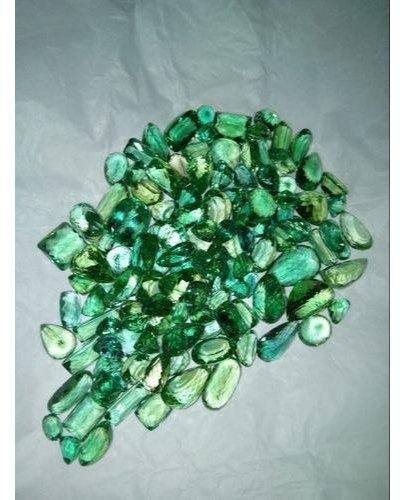 Polished Kunzite Stone, Color : Green