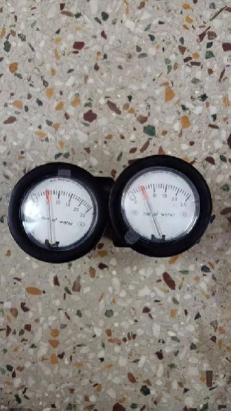 Dwyer 2-5000-50MM Minihelic II Differnntial Pressure Gauge 0-50 MM W.c