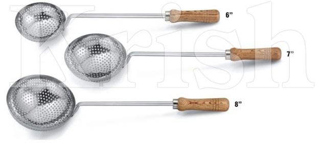 Professional Ladle Skimmer Wooden Handle, for Kitchen Use, Style : Mesh