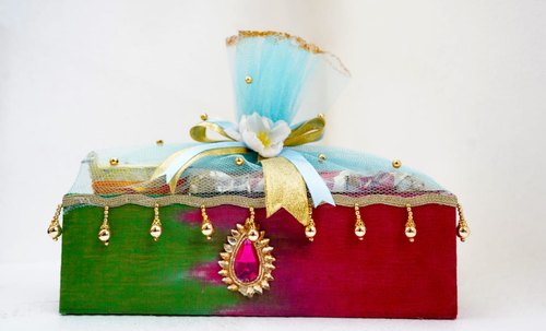 Plain Cotton Holi Gift Basket, Technics : Embroidery Work, Handloom