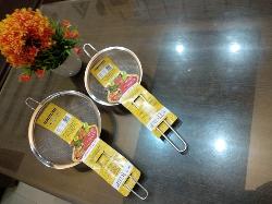 Polished Stainless Steel Tea Strainers, for Kitchen Use