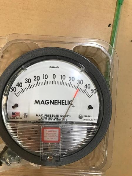 DWYER Series 2000 Magnehelic Differential Pressure Gages