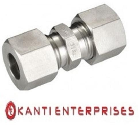 Straight Coupler, for Chemical Fertilizer Pipe, Pneumatic Connection, Feature : Durable, Fine Finished