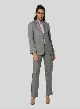 Plain Cotton Modish Business Suit, Feature : Easily Washable, Shrink Resistance