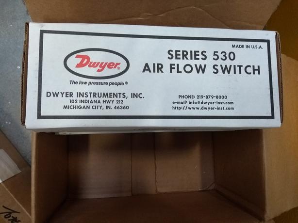 New Dwyer Series 530 Air Flow Switch 