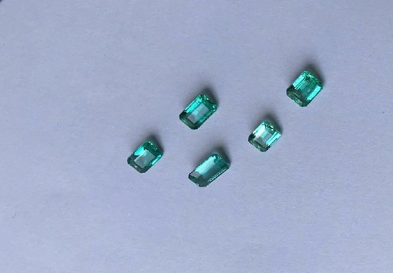 Gemstone emerald stone, Shape : Square